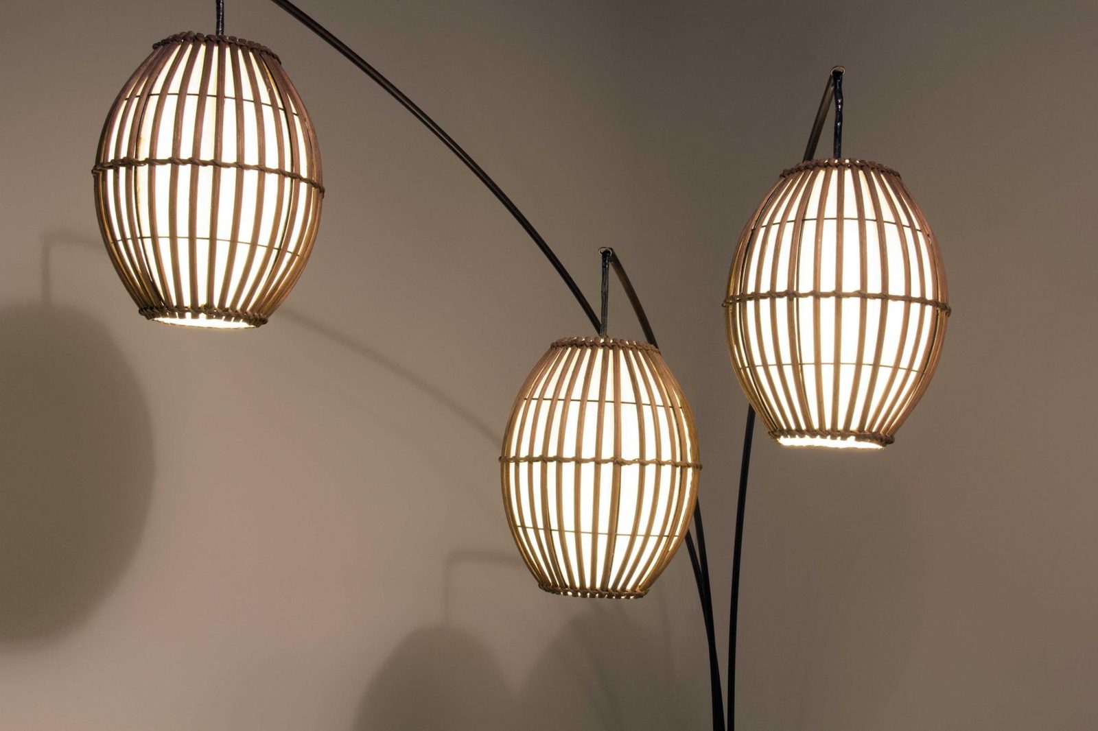 372651-8