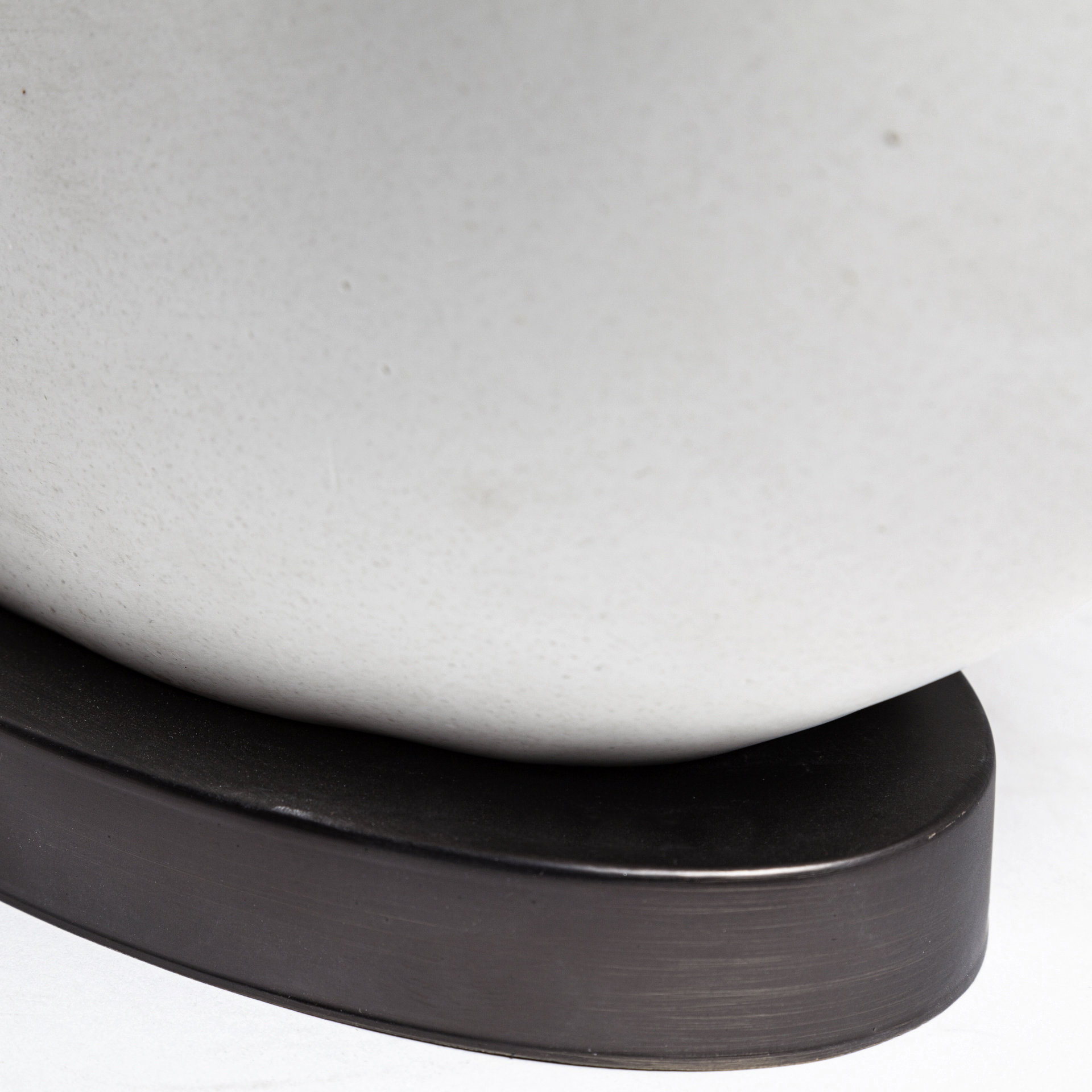 Celtica-26.8H-White-Resin-Ring-Shaped-Base-Table-Lamp-5