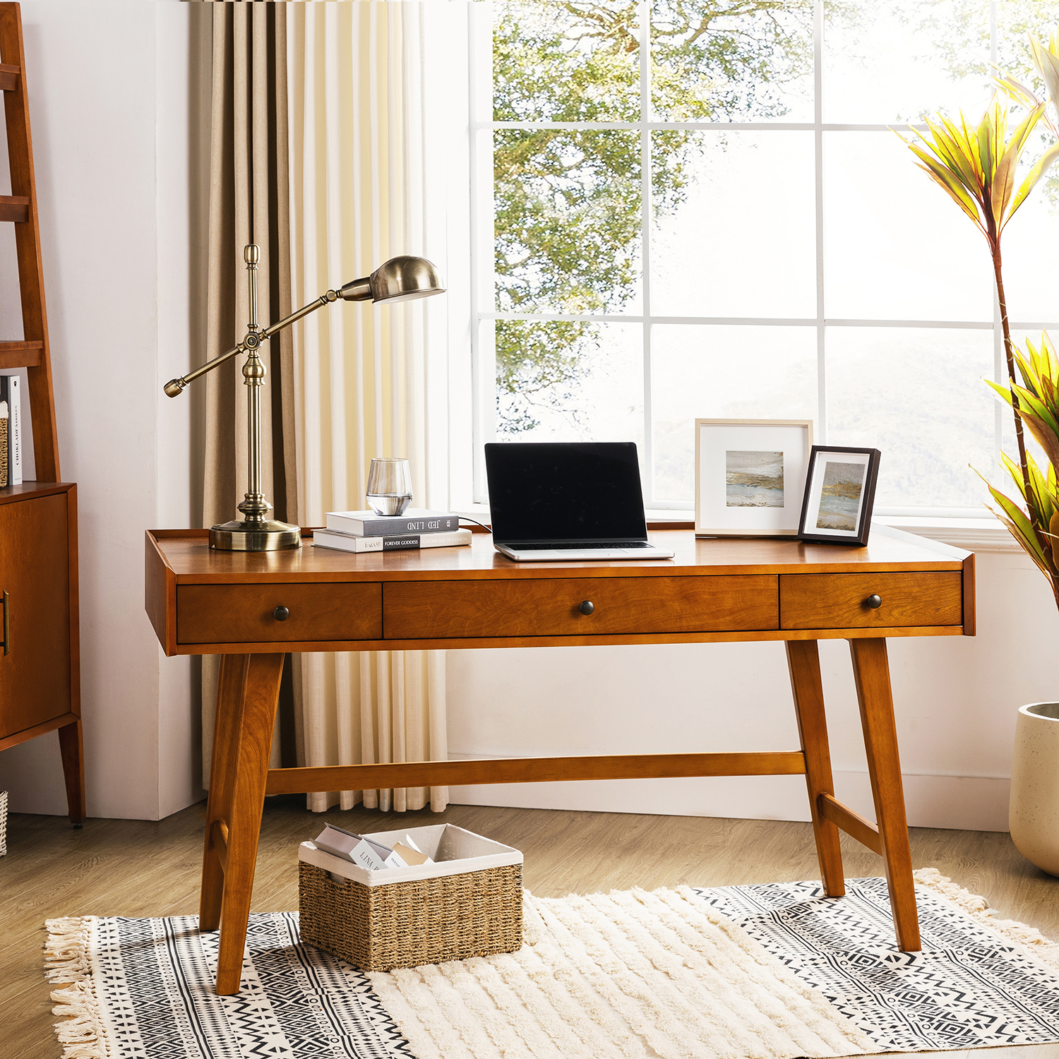 Edward-Acorn-Mid-Century-Modern-Desk-with-Charging-and-Management