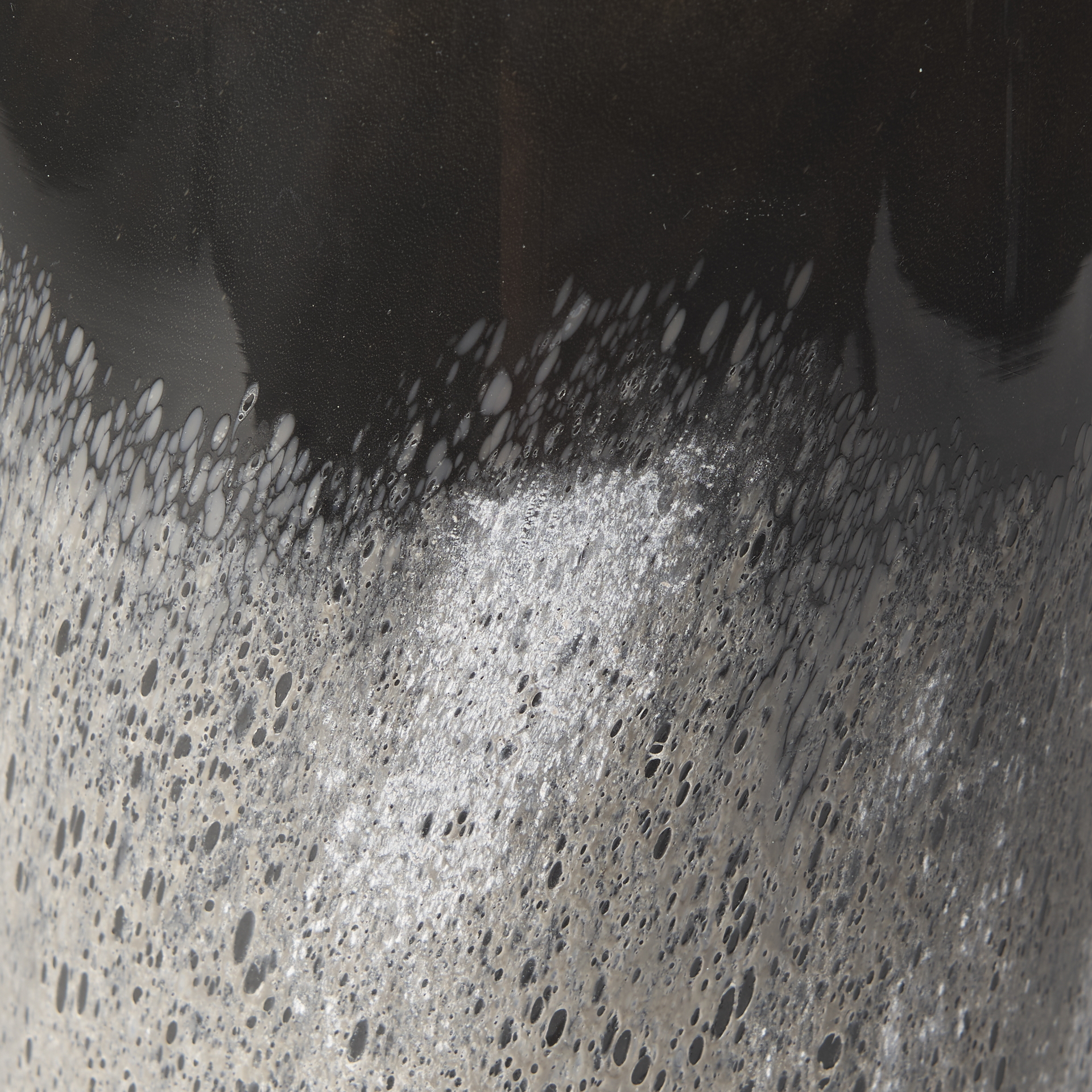 Emu-Tall-Black-w-Gray-Vase-9