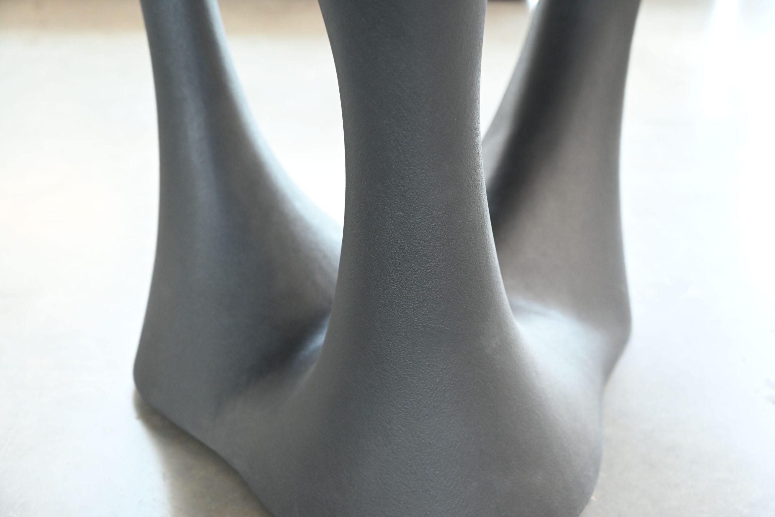 GROOT-Shadow-MAS-Epoxy-Indoor-Outdoor-Dining-Table-5