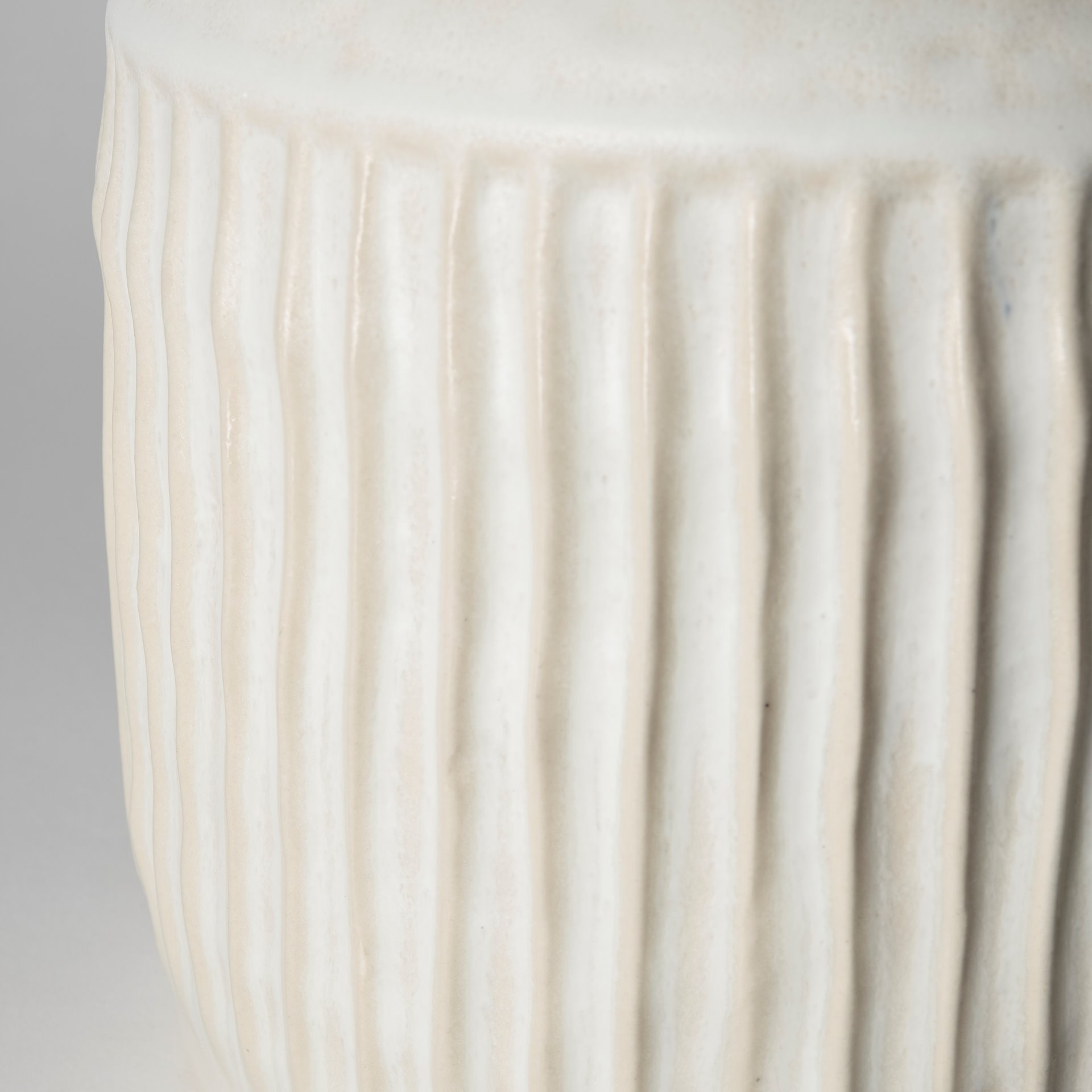 Judy-Large-Eggshell-Ceramic-Vase-7