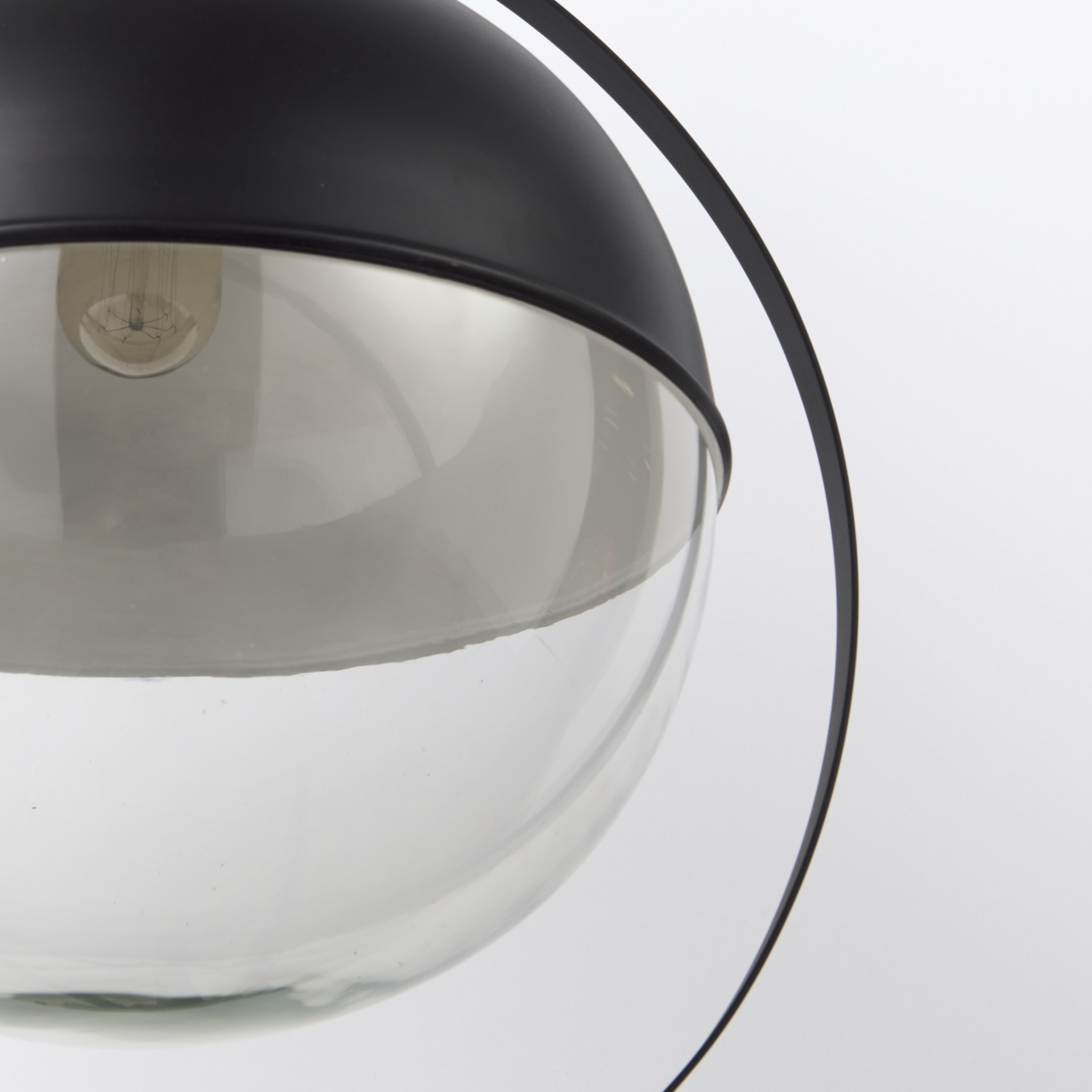 Leighton-II-15×20-Black-Metal-Spherical-Pendant-Light-8