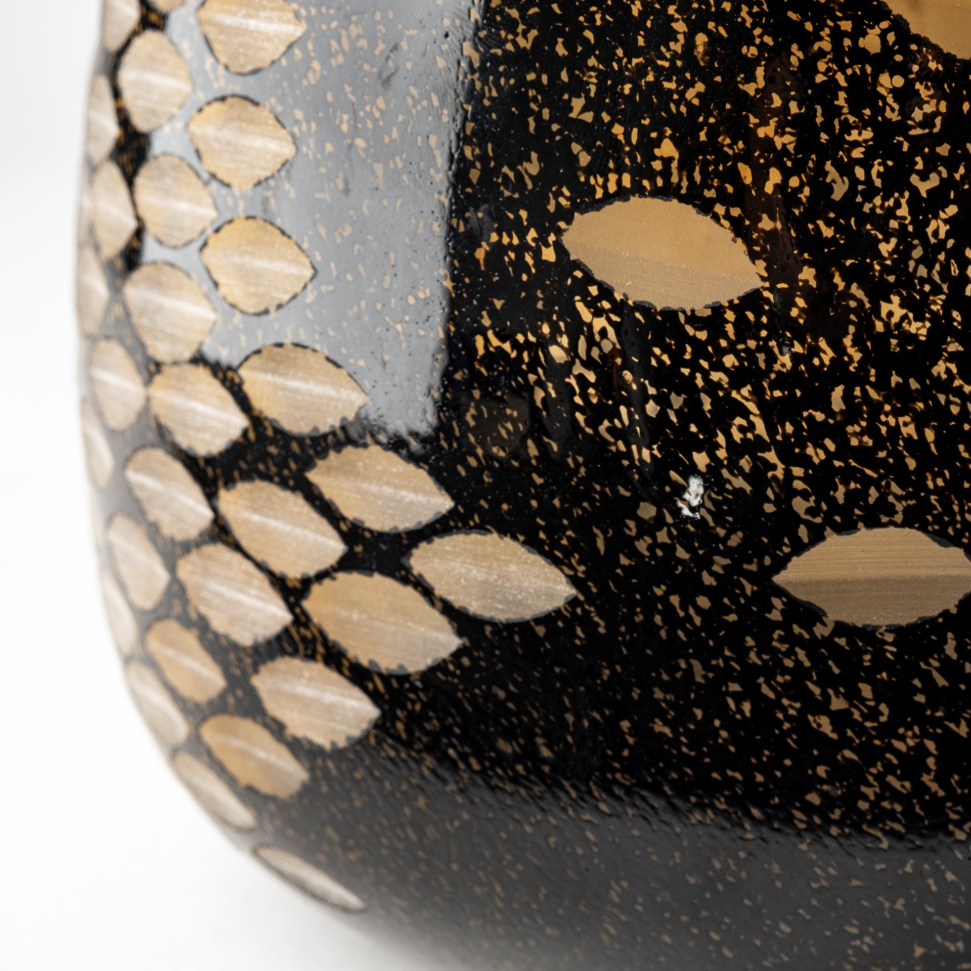 Mojave-Small-Black-and-Gold-Detail-Glass-Vase-8