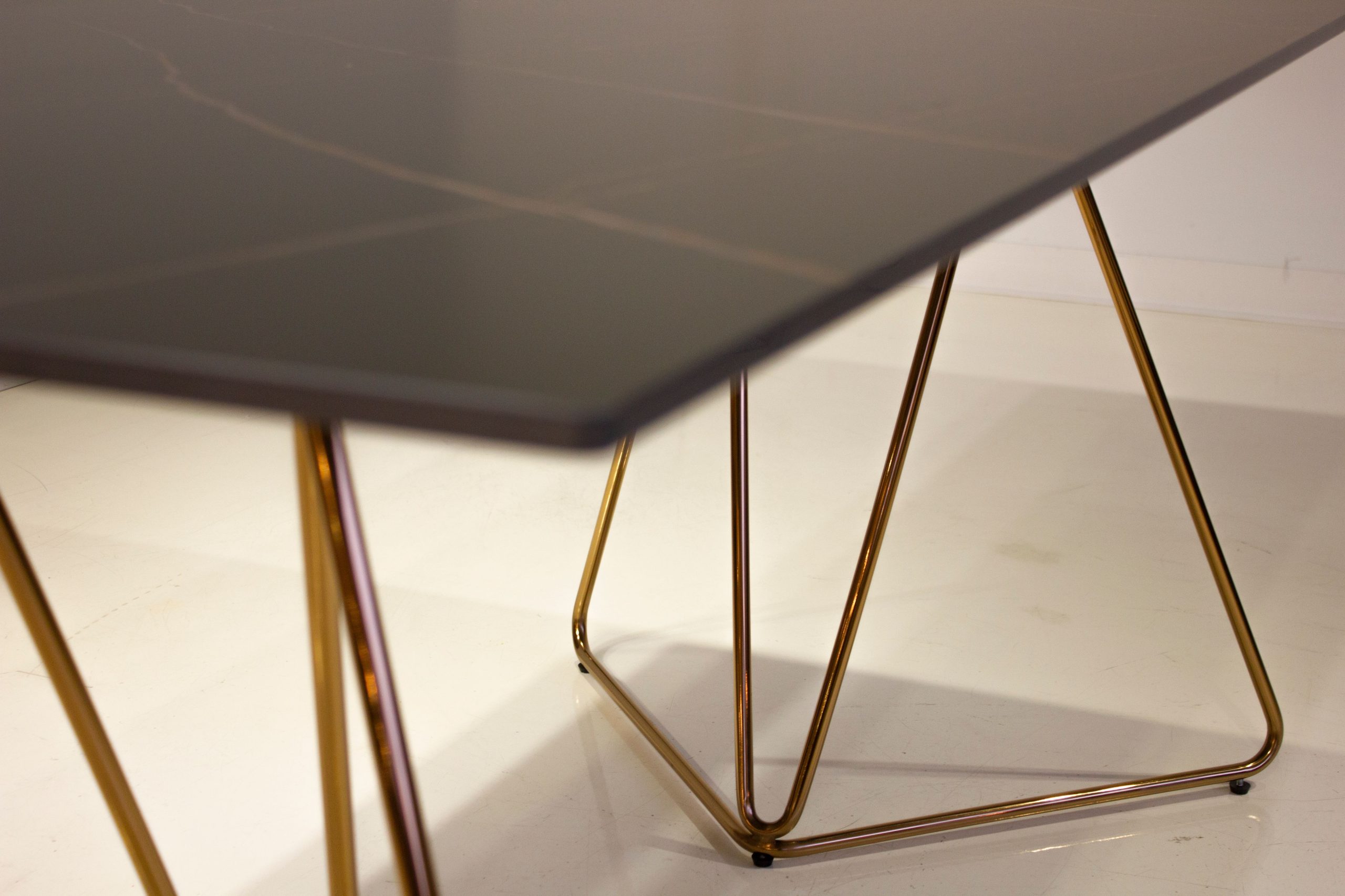 PAPILLON-Dining-Table-Rose-Gold-Sintered-Stone-2