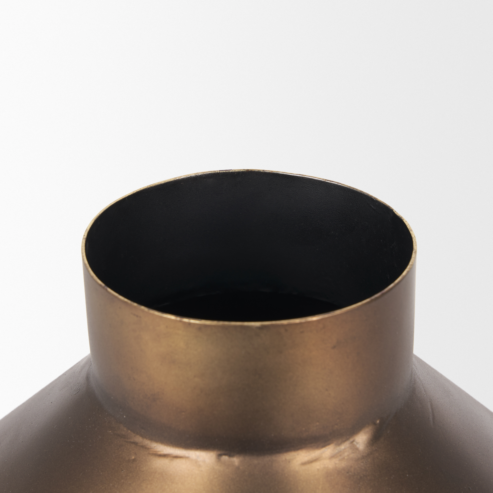 Perrin-Small-Brushed-Gold-Metal-Decorative-Vase-7
