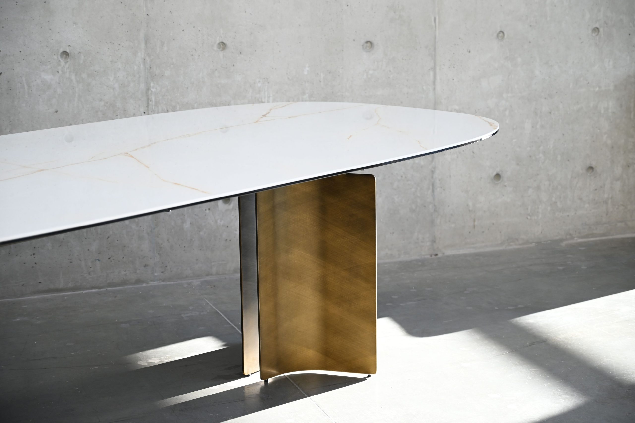 SORRENTO-Oval-Italian-Ceramic-Dining-Table-Antique-Brass-2
